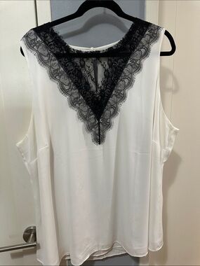 White House Black Market Sleeveless Blouse with Black Lace V-Neck Sz 20W